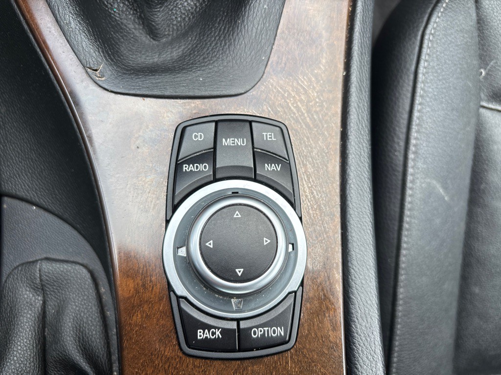 2011 BMW 3 Series Image 20