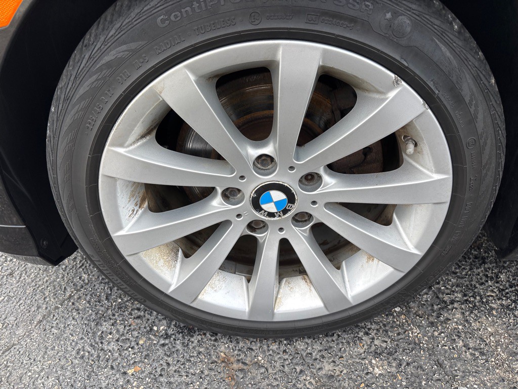 2011 BMW 3 Series Image 24