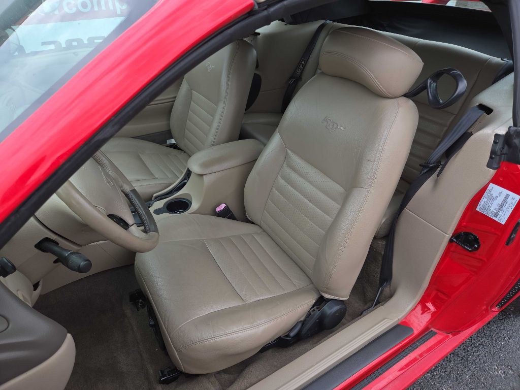2003 Ford Mustang Image 8