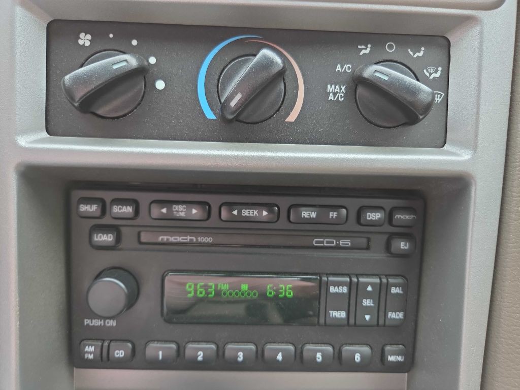 2003 Ford Mustang Image 22