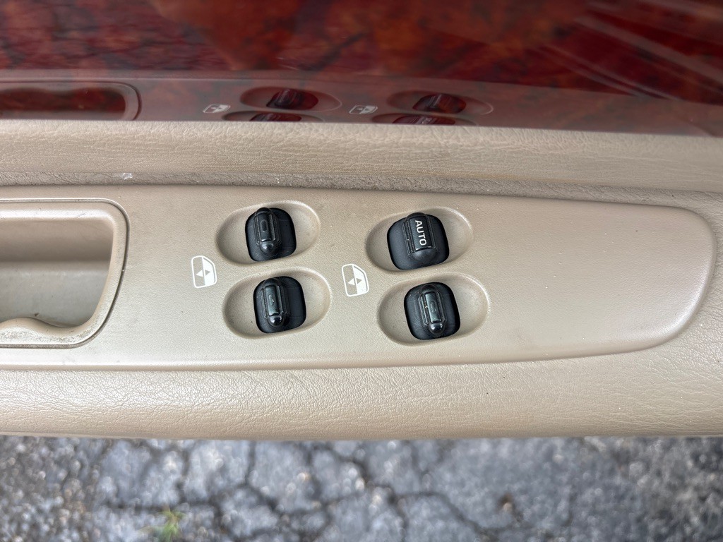 2001 Chrysler Sebring Image 12