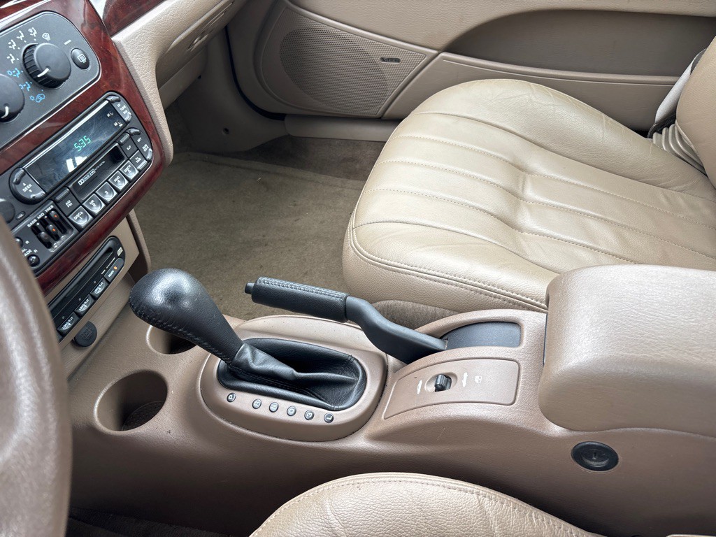 2001 Chrysler Sebring Image 23