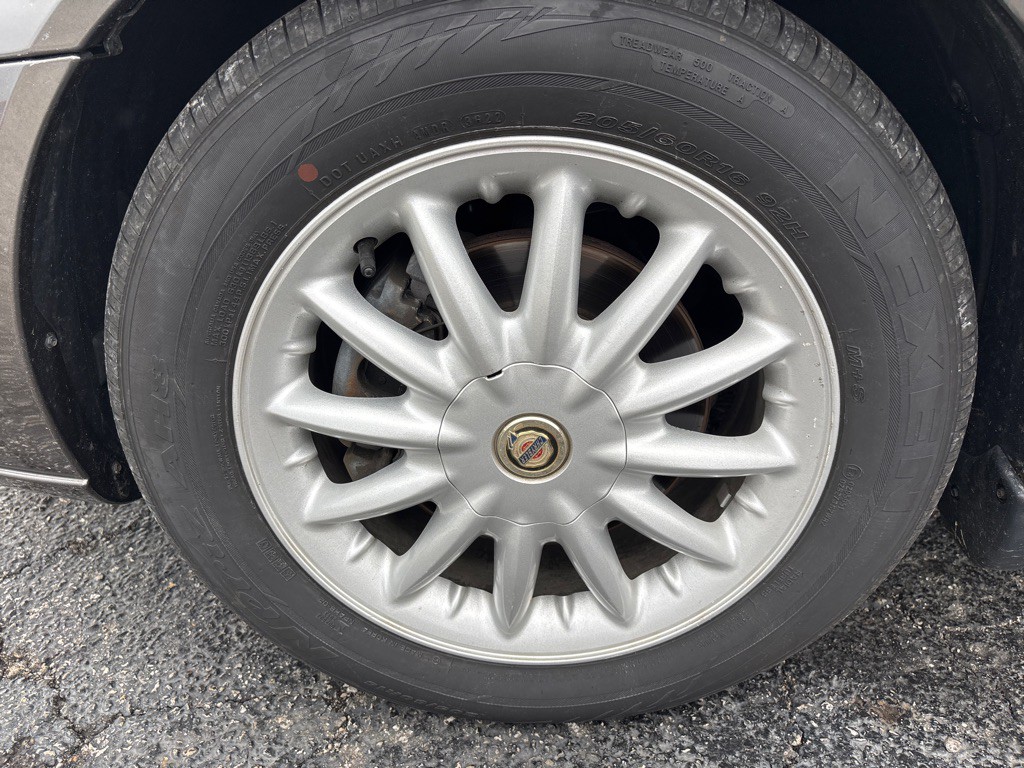 2001 Chrysler Sebring Image 25