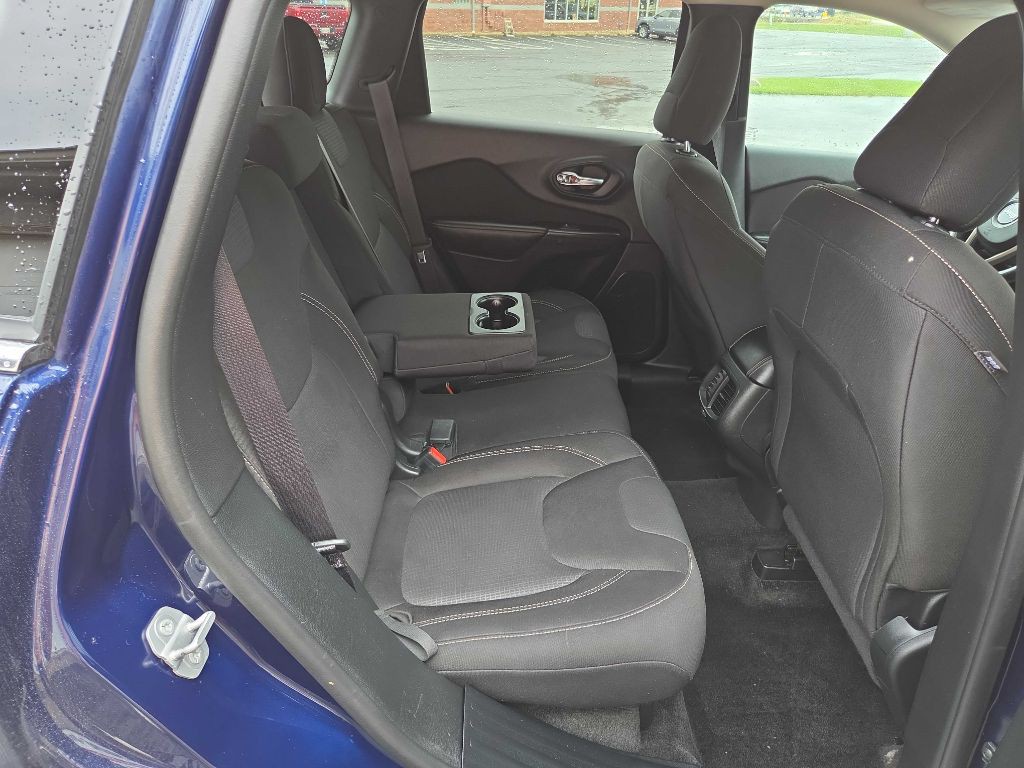 2015 Jeep Cherokee Image 11
