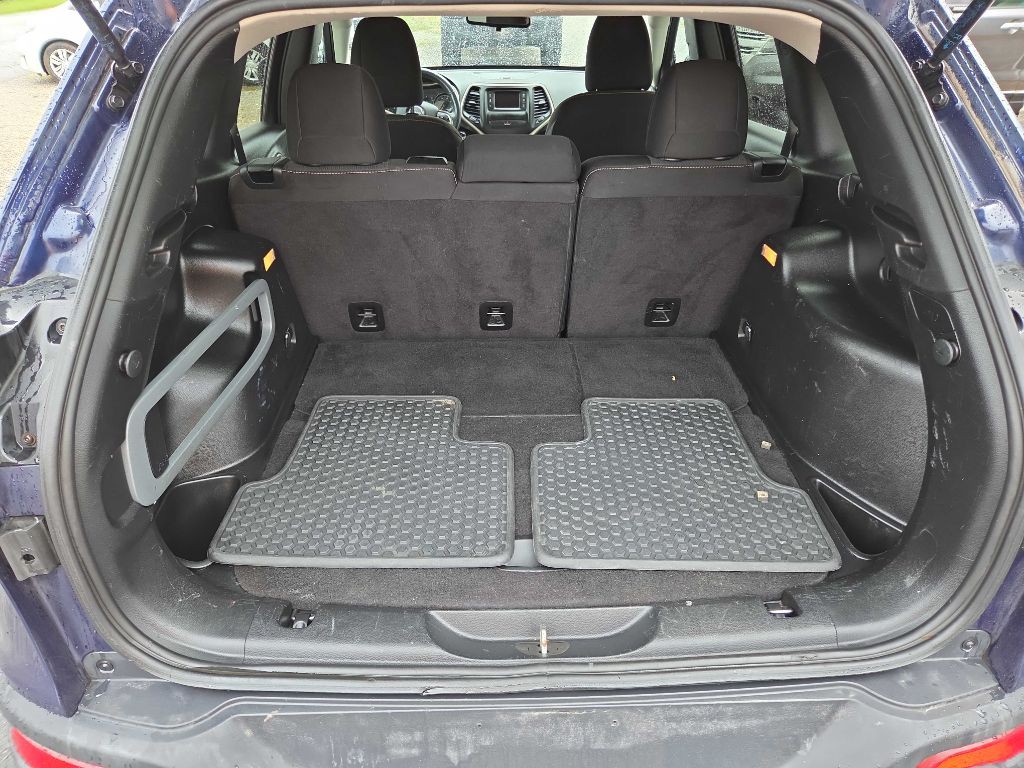 2015 Jeep Cherokee Image 12