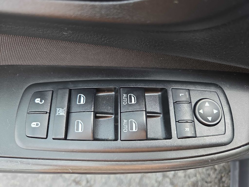 2015 Jeep Cherokee Image 13
