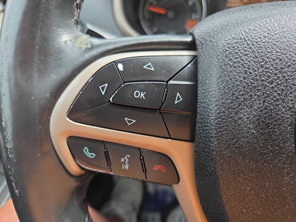 2015 Jeep Cherokee Image 17