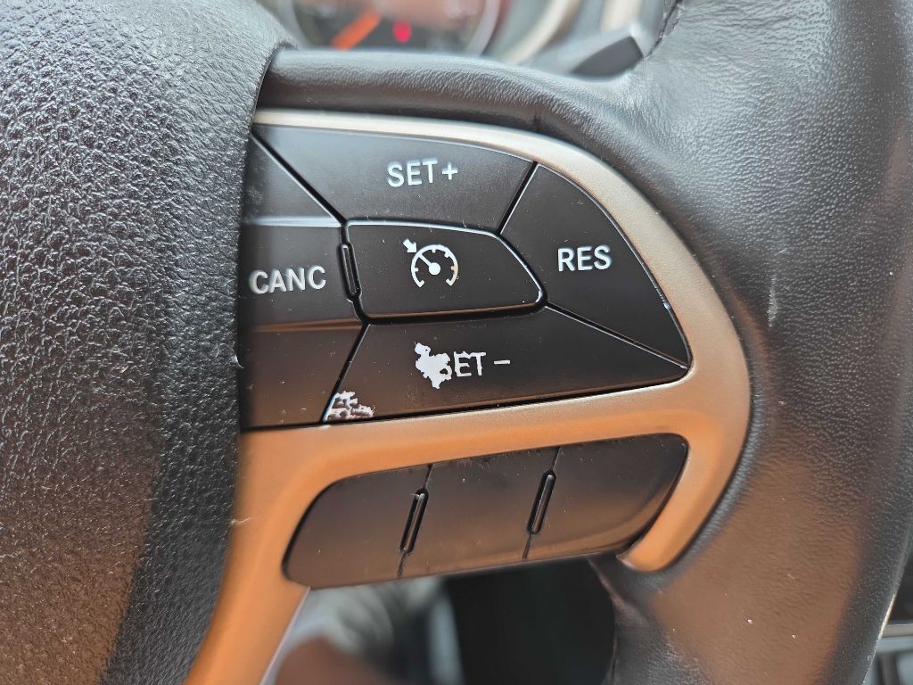 2015 Jeep Cherokee Image 18