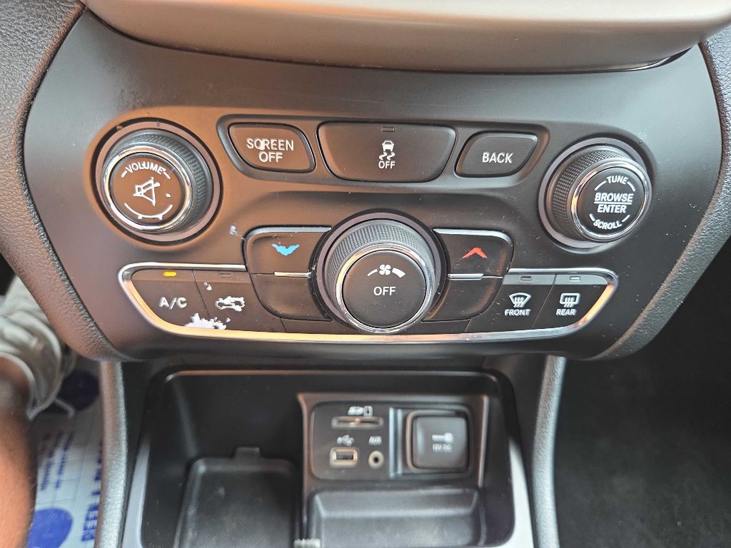 2015 Jeep Cherokee Image 21