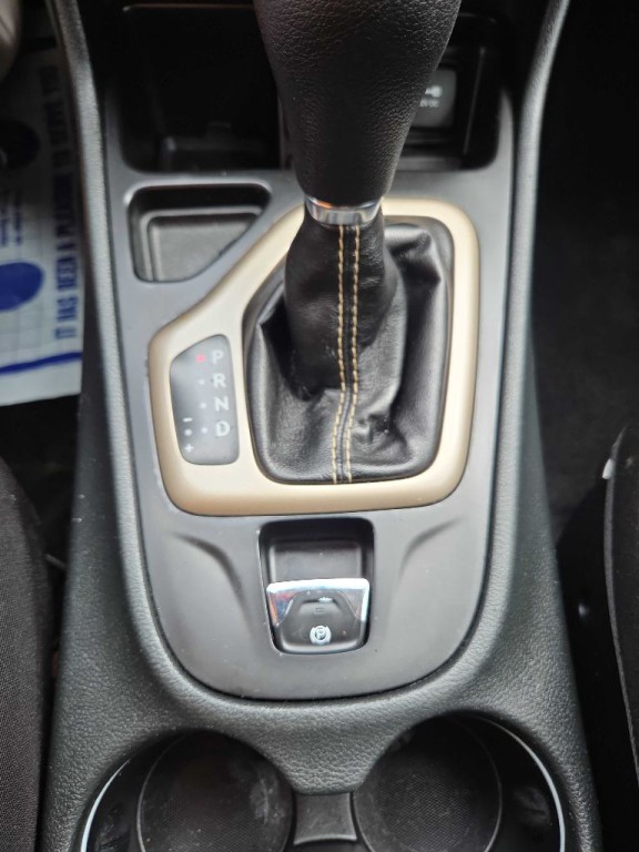 2015 Jeep Cherokee Image 23