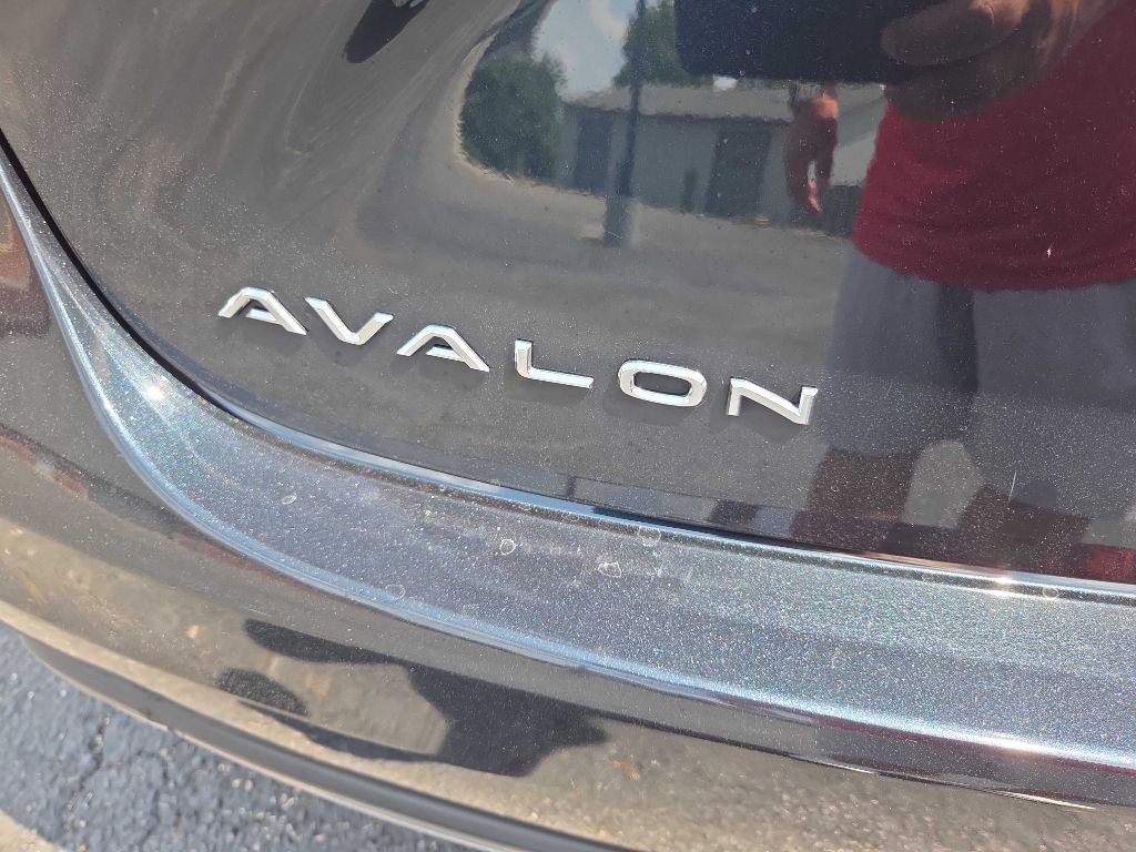 2018 Toyota Avalon Image 32