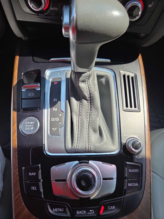2015 Audi A4 Image 28