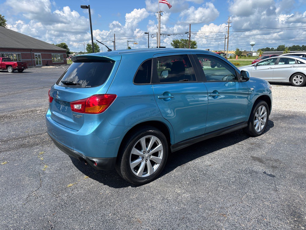 2014 Mitsubishi Outlander Image 5