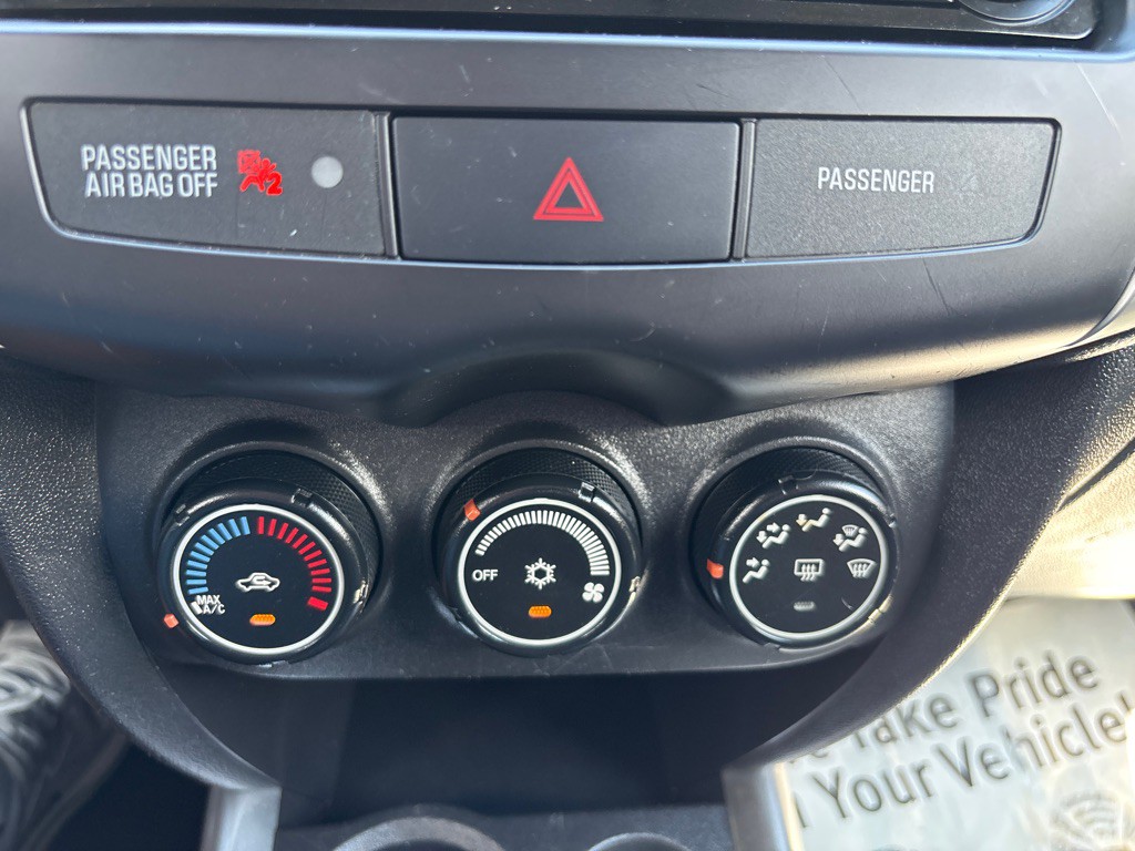 2014 Mitsubishi Outlander Image 17