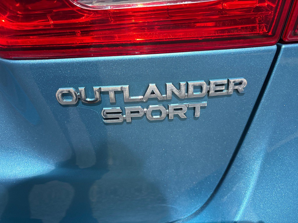 2014 Mitsubishi Outlander Image 22