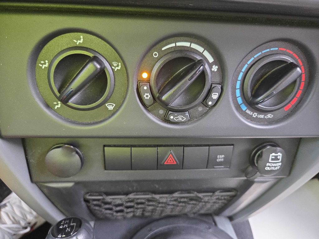 2009 Jeep Wrangler Image 18