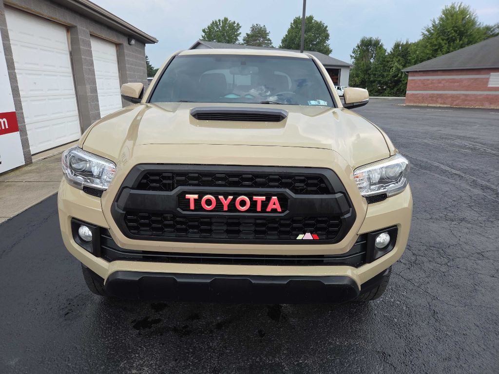 2017 Toyota Tacoma Image 3