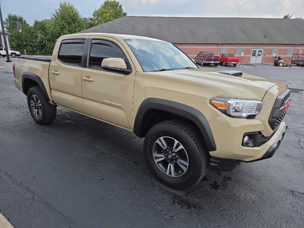2017 Toyota Tacoma Image 4