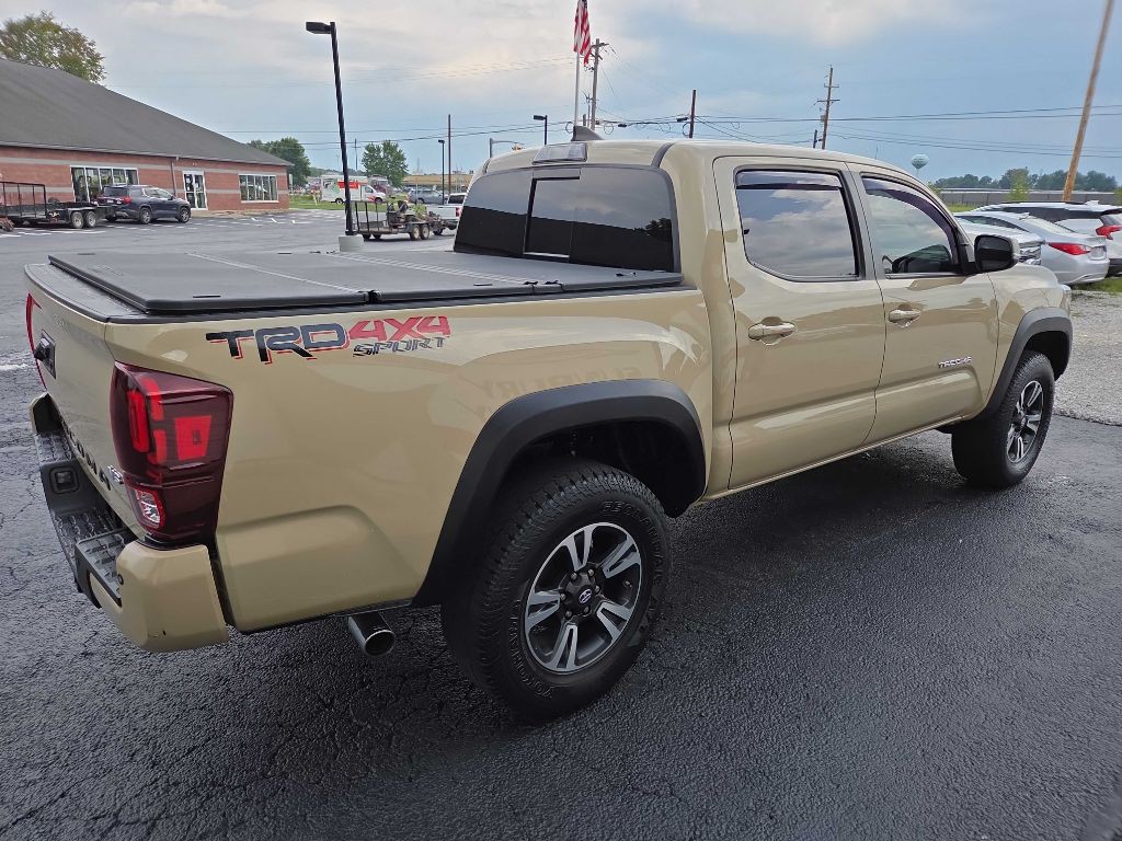 2017 Toyota Tacoma Image 5