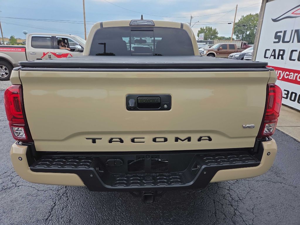 2017 Toyota Tacoma Image 6