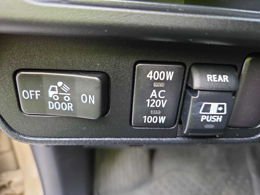 2017 Toyota Tacoma Image 15