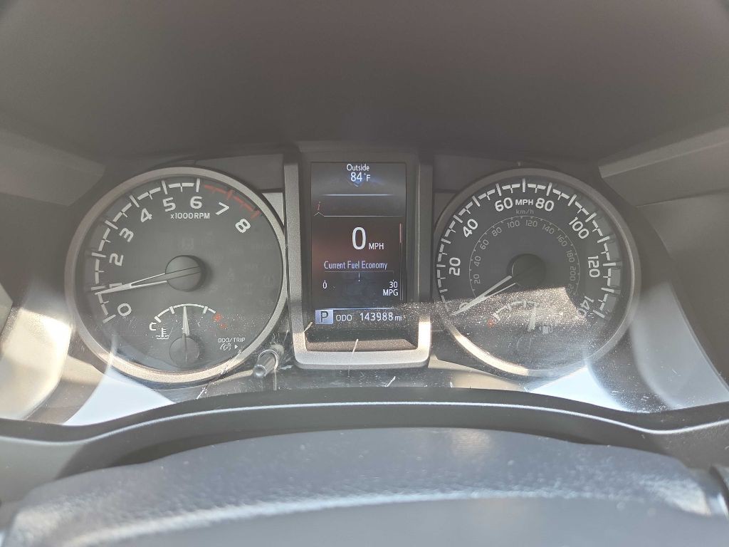 2017 Toyota Tacoma Image 17