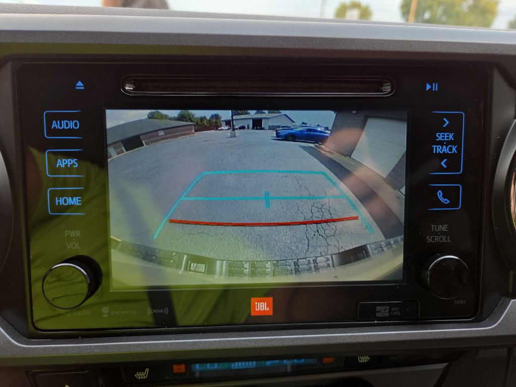 2017 Toyota Tacoma Image 25