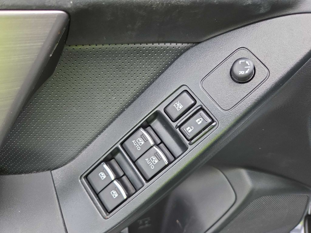 2017 Subaru Forester Image 13