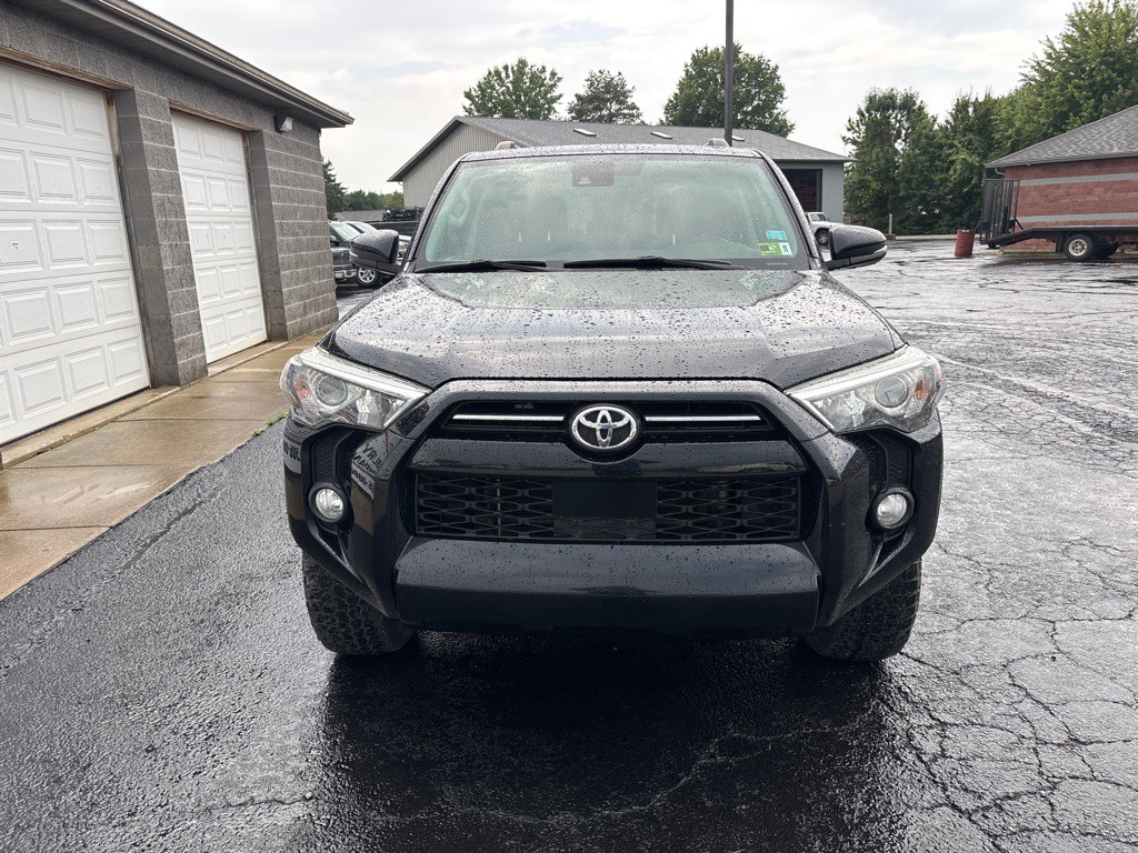 2020 Toyota 4Runner Image 3