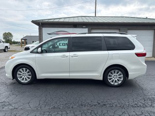 Image for 2017 Toyota Sienna XLE ID: 7670034