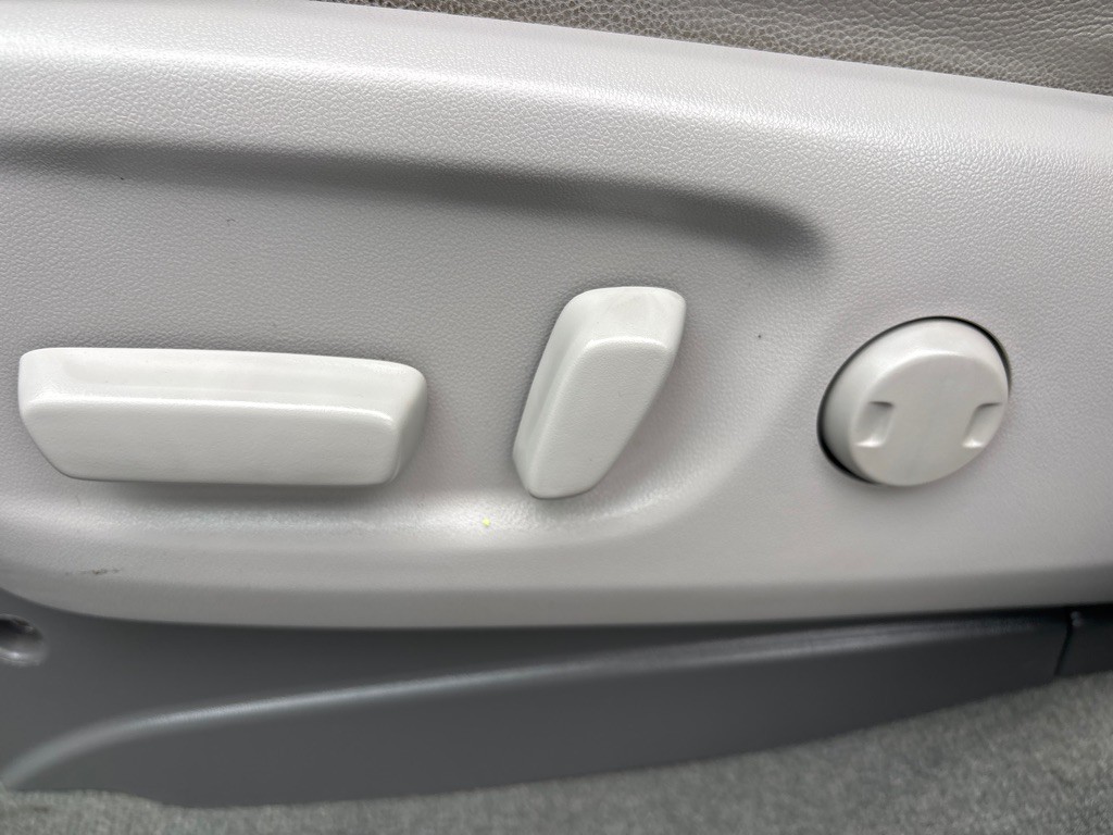 2017 Toyota Sienna Image 14