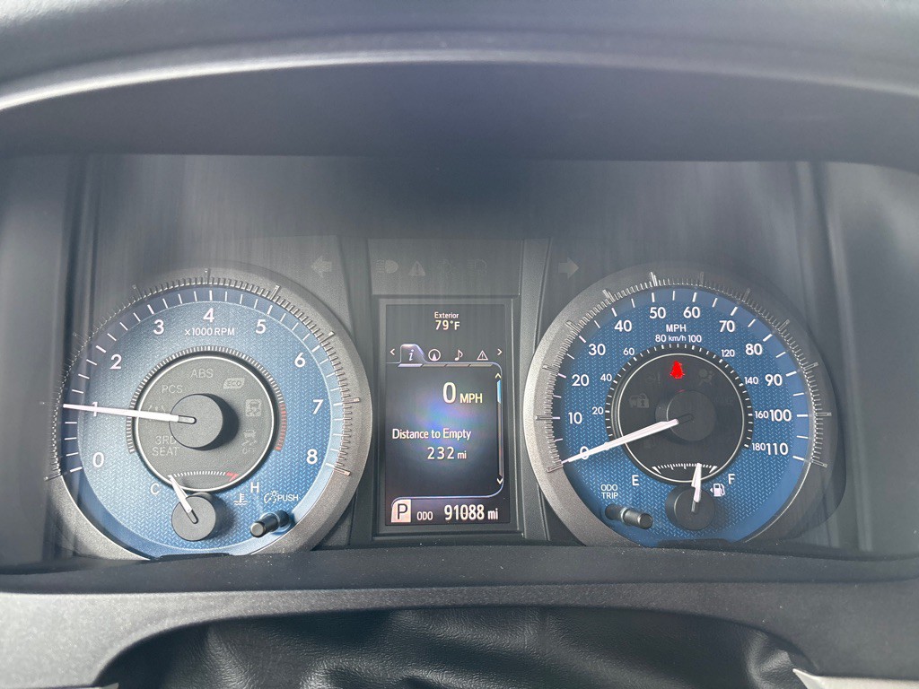2017 Toyota Sienna Image 17