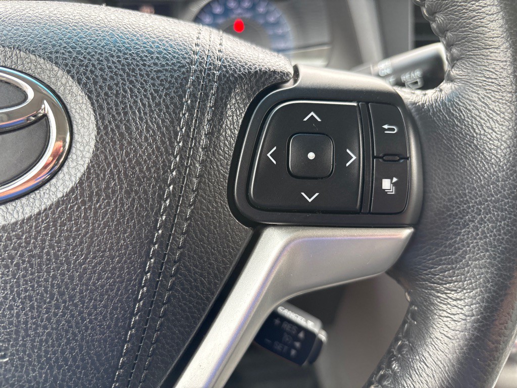 2017 Toyota Sienna Image 19