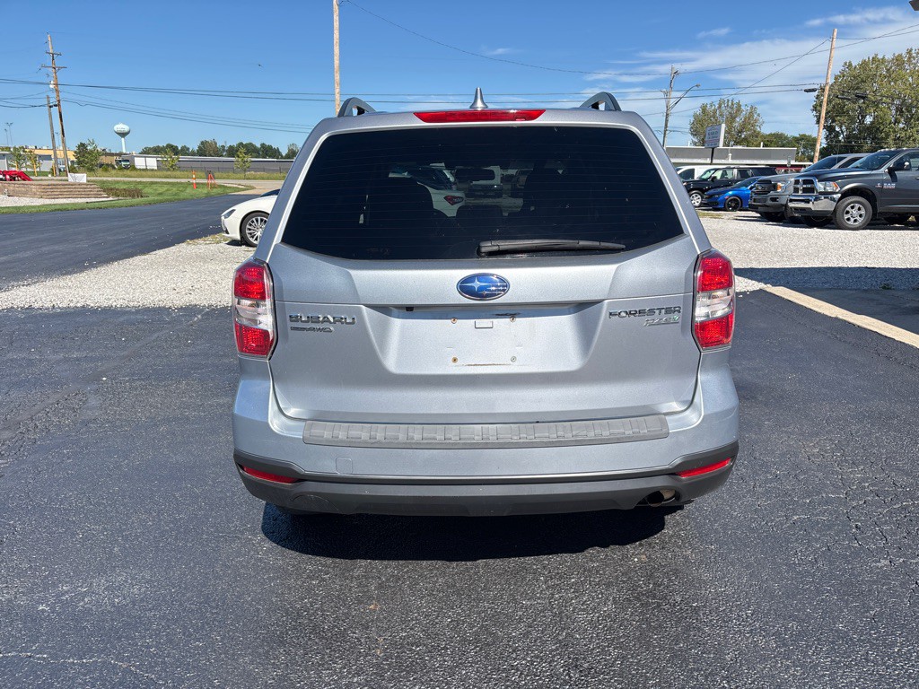 2016 Subaru Forester Image 6