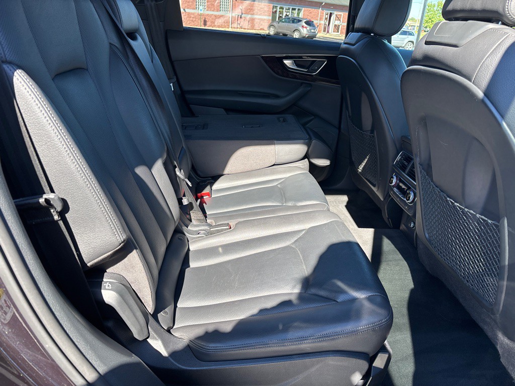 2018 Audi Q7 Image 12