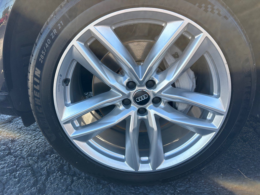 2018 Audi Q7 Image 32