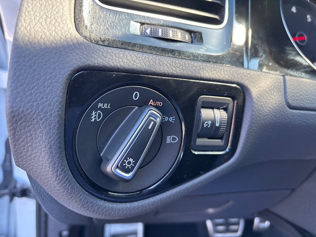 2019 Volkswagen GTI Image 16
