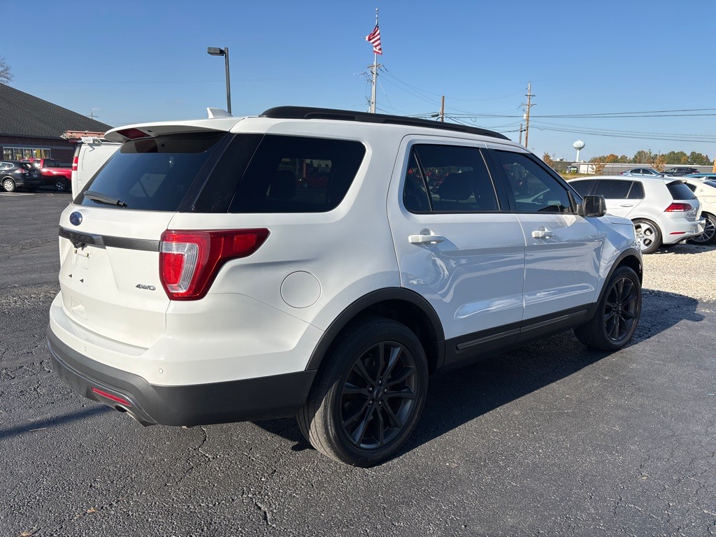 2017 Ford Explorer Image 5