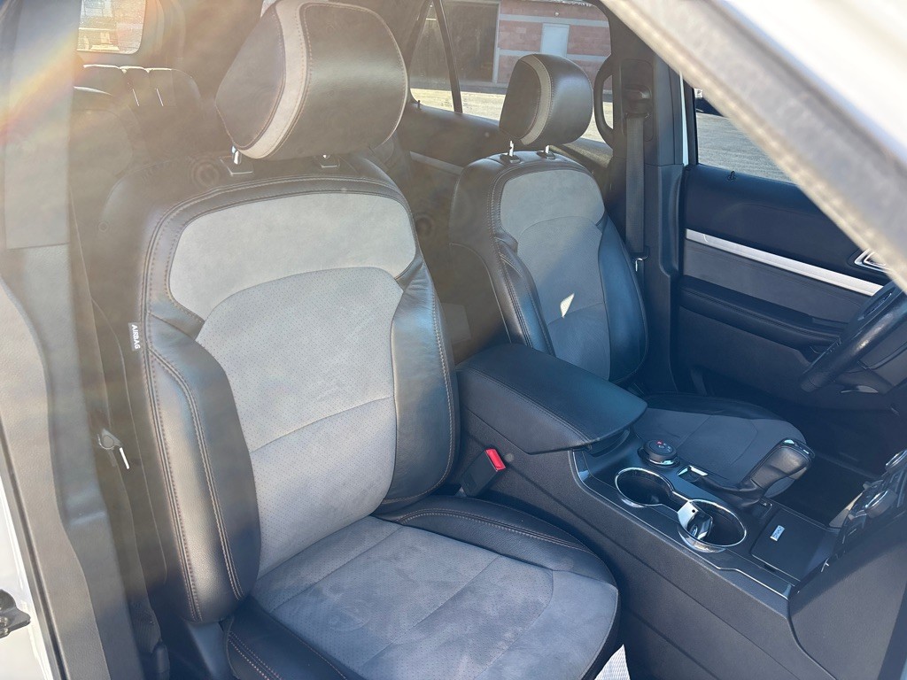 2017 Ford Explorer Image 11