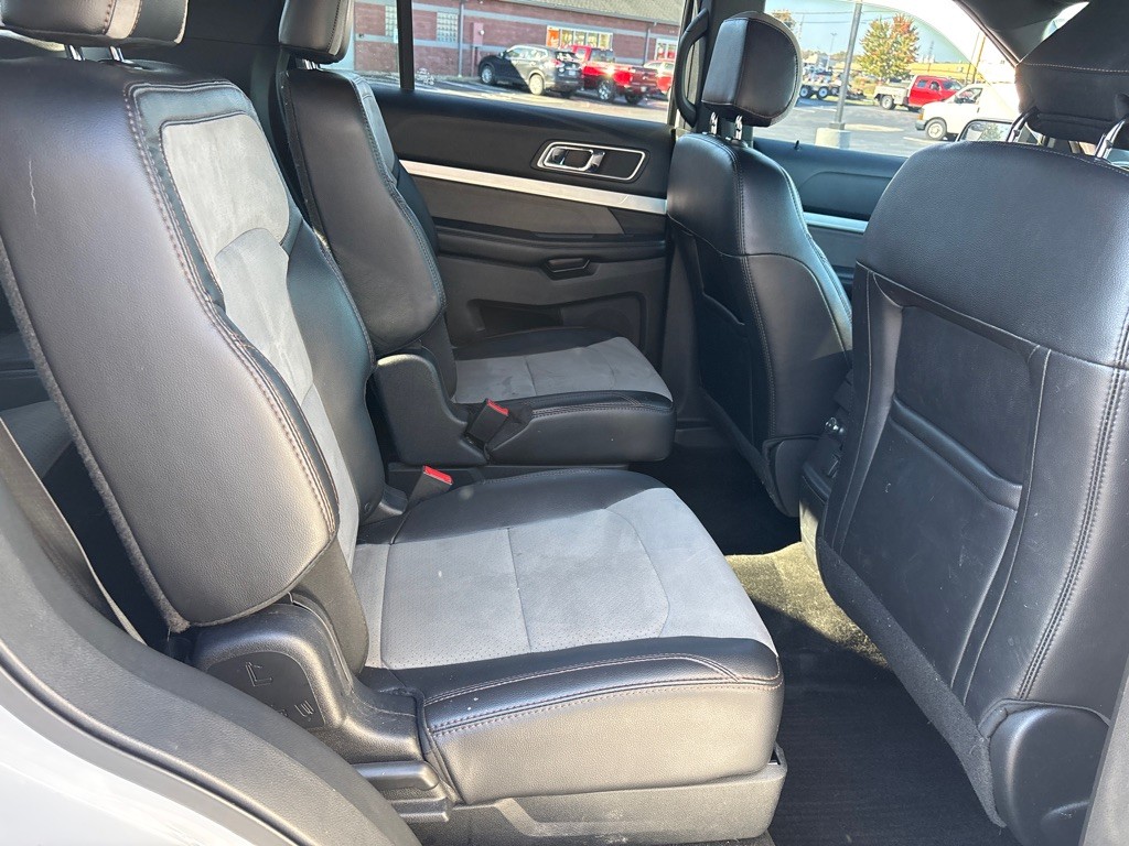 2017 Ford Explorer Image 12