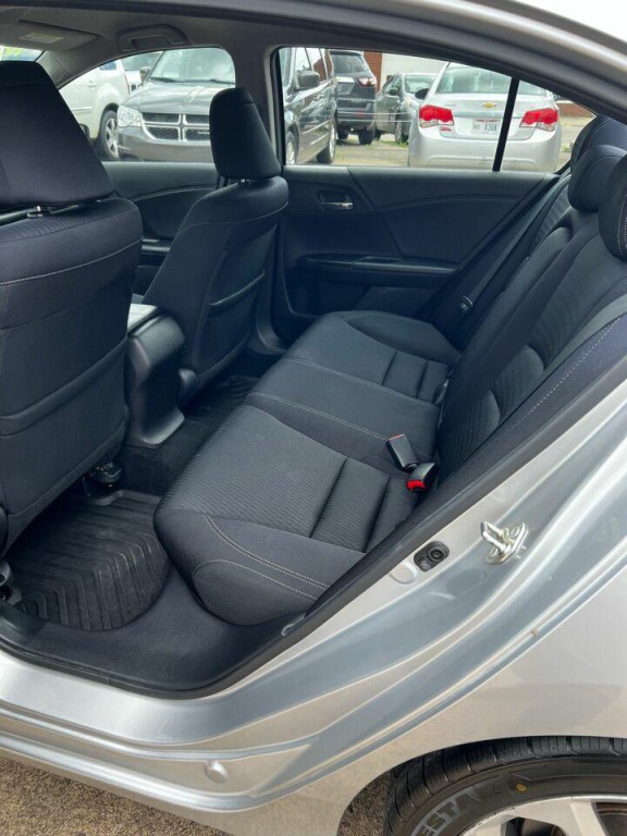 2015 Honda Accord Image 7