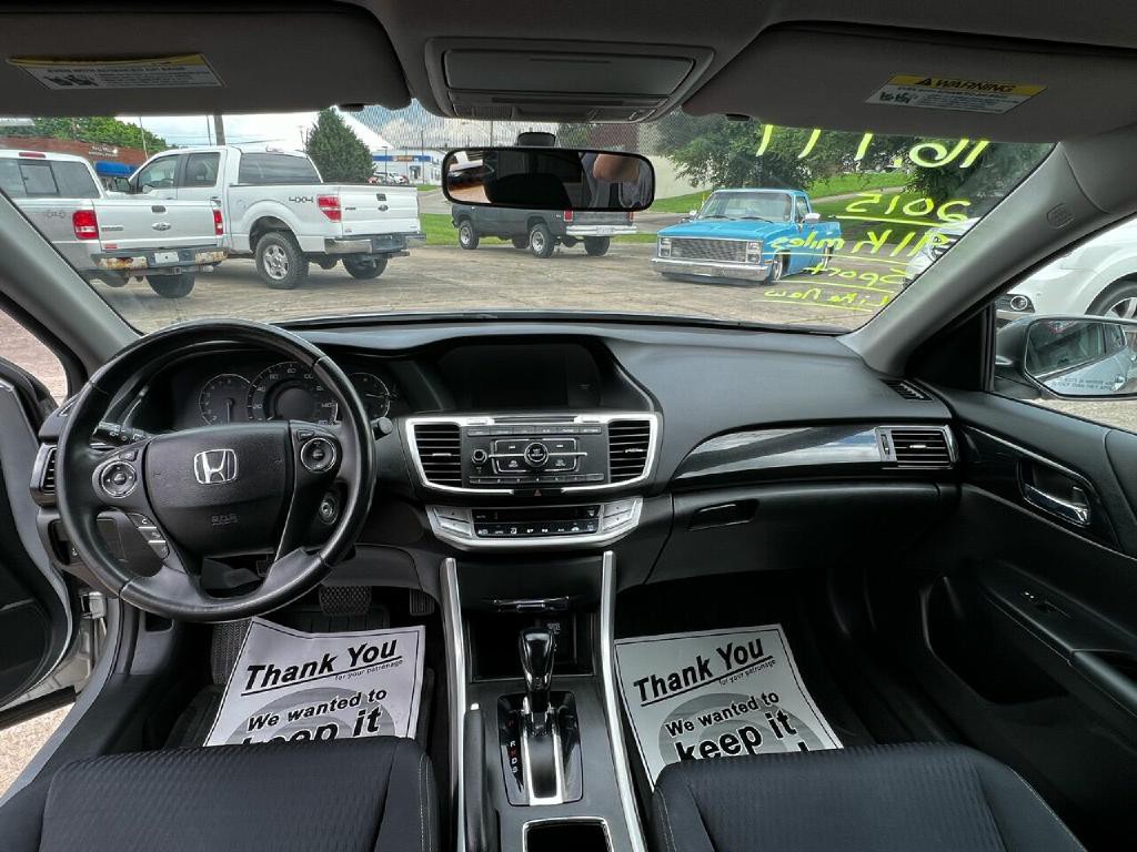 2015 Honda Accord Image 11