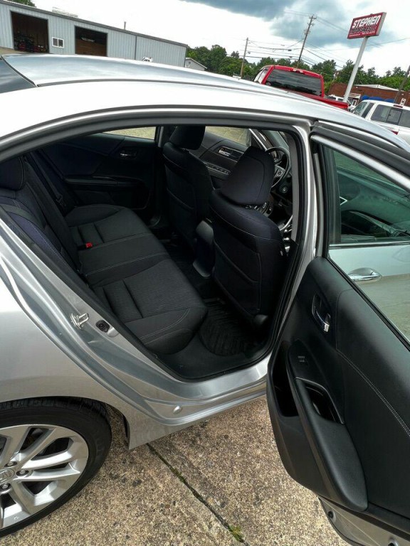 2015 Honda Accord Image 12
