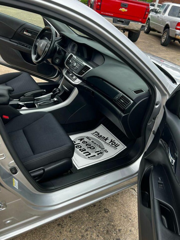 2015 Honda Accord Image 13