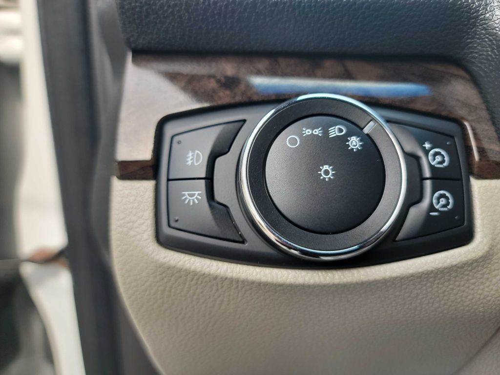 2013 Ford Explorer Image 10