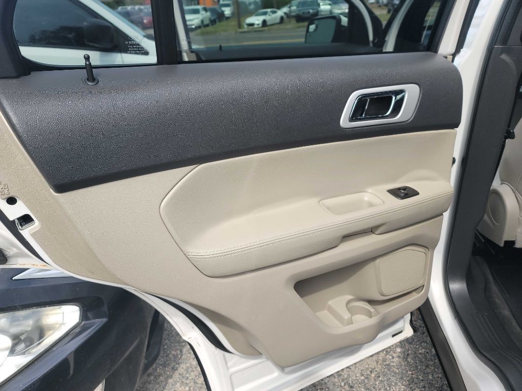 2013 Ford Explorer Image 19