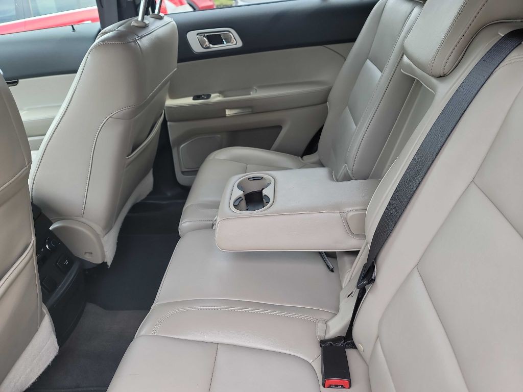 2013 Ford Explorer Image 21