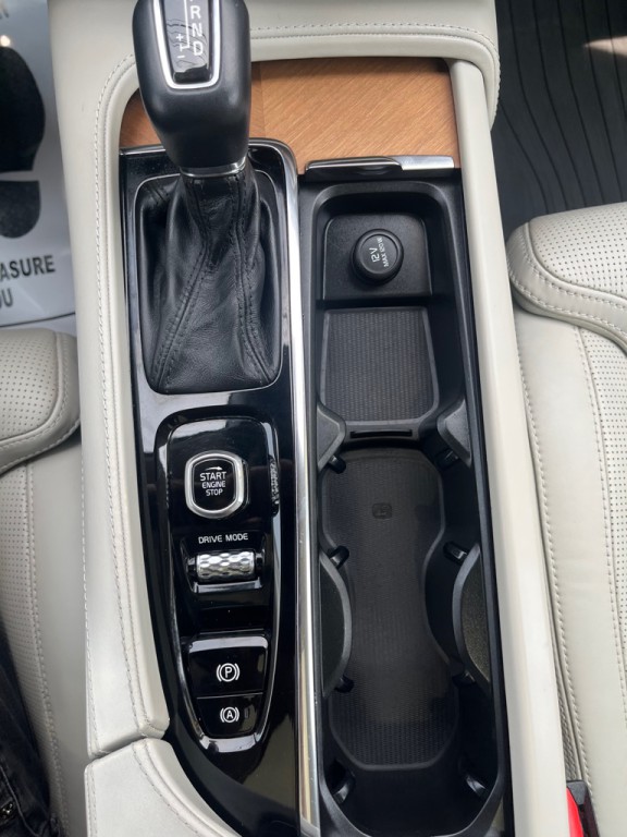 2013 Volvo XC90 Image 11