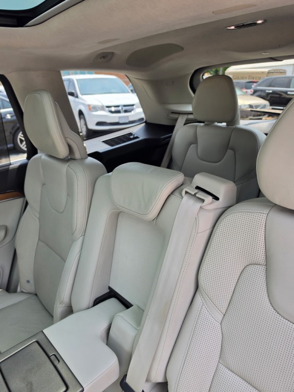 2013 Volvo XC90 Image 19