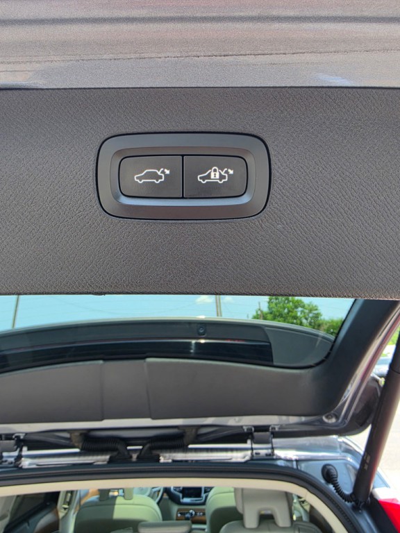 2013 Volvo XC90 Image 26